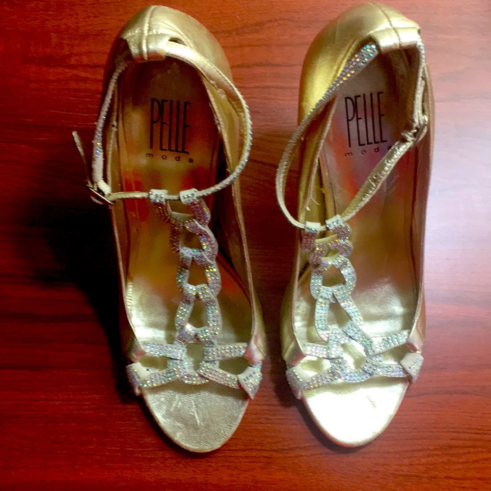 Pelle Moda Heels Size 8 Women’s